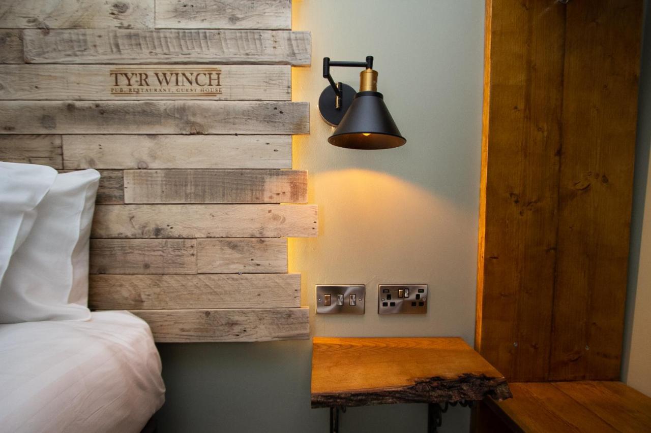Hotel Tyr Winch Cardiff Exterior foto